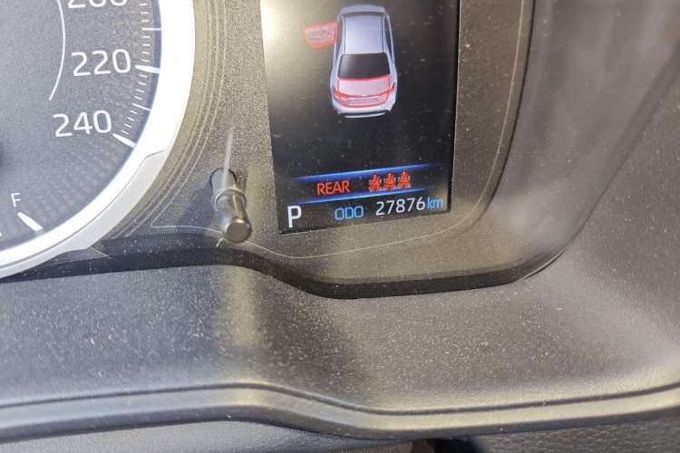 Used Toyota Levin 2019 185T CVT Luxury Edition China VI Standard Odometer Close Up