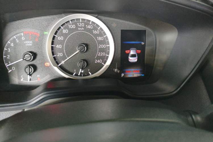 Used Toyota Levin 2019 185T CVT Luxury Edition China VI Standard Odometer Close Up