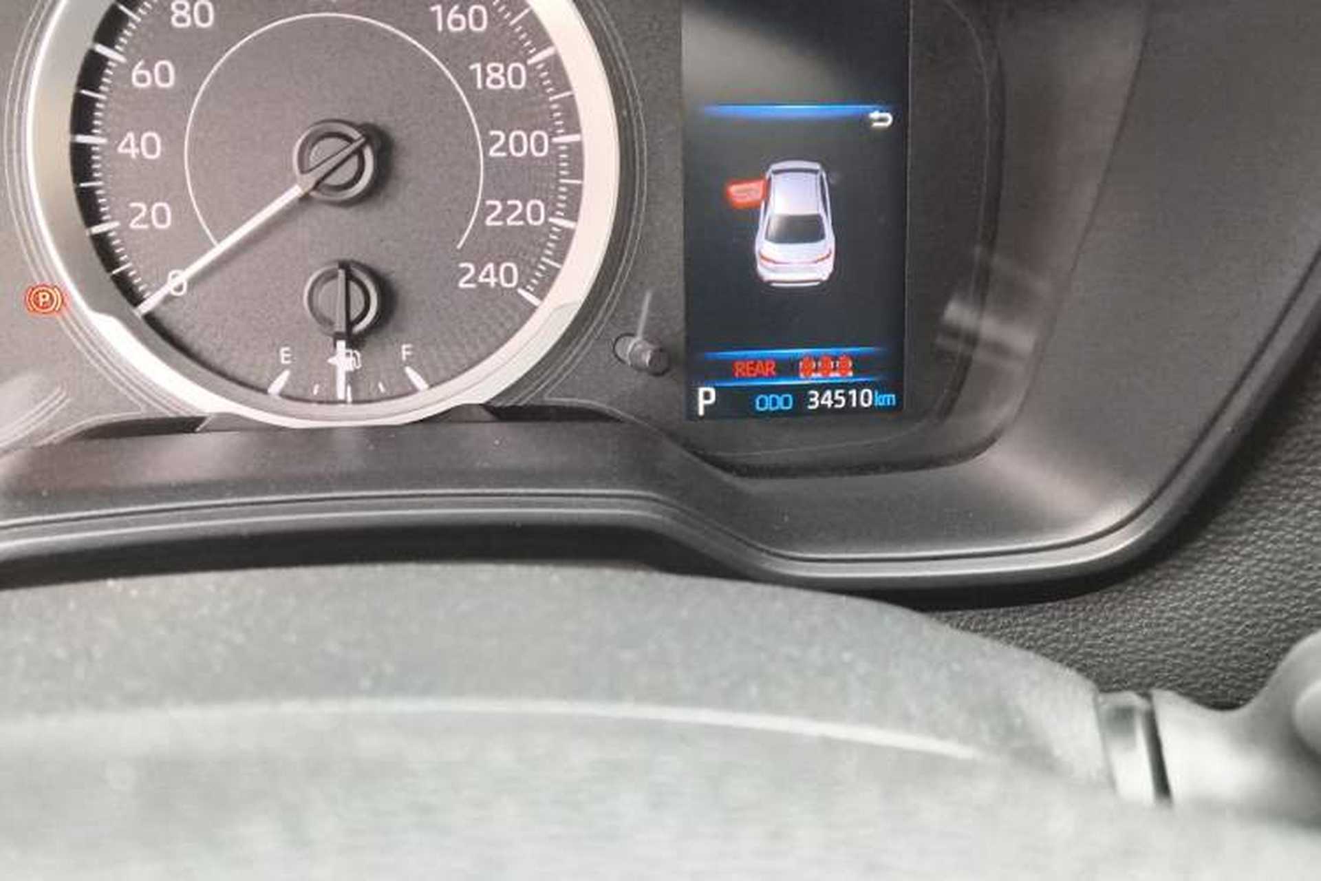 Used Toyota Levin 2019 185T CVT Luxury Edition China VI Standard Odometer Close Up