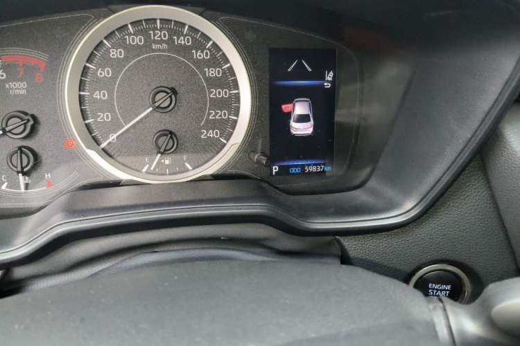 Used Toyota Levin 2019 185T CVT Luxury Edition China VI Standard Odometer Close Up