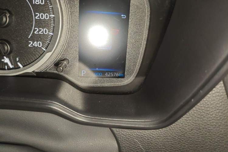 Used Toyota Levin 2019 185T CVT Luxury Edition China VI Standard Odometer Close Up
