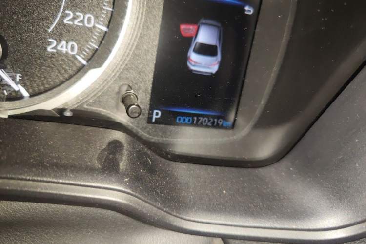Used Toyota Levin 2019 185T CVT Luxury Edition China VI Standard Odometer Close Up