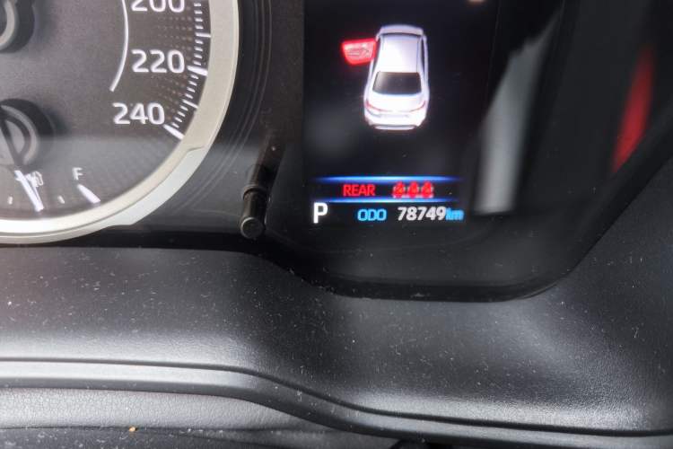 Used Toyota Levin 2019 185T CVT Luxury Edition China VI Standard Odometer Close Up