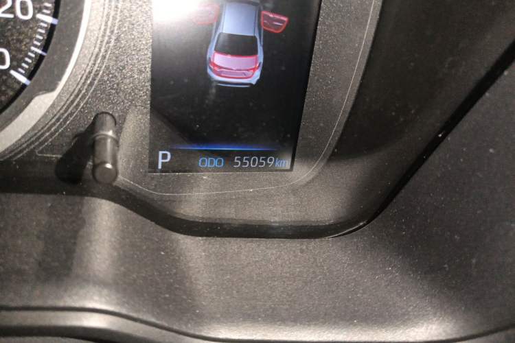 Used Toyota Levin 2019 185T CVT Luxury Edition China VI Standard Odometer Close Up