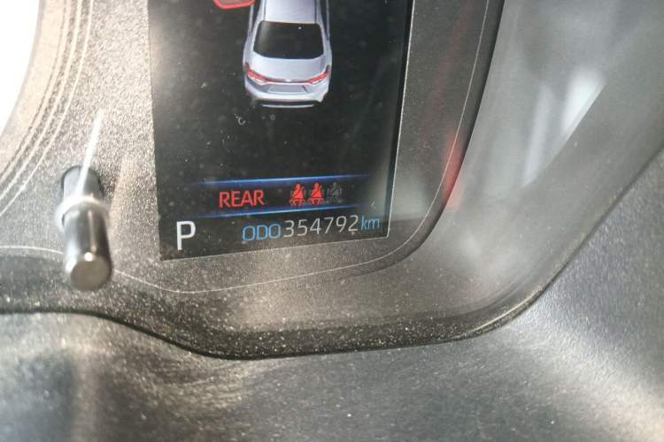 Used Toyota Levin 2019 Dual-Engine 1.8H E-CVT Luxury Edition China VI Standard Odometer Close Up