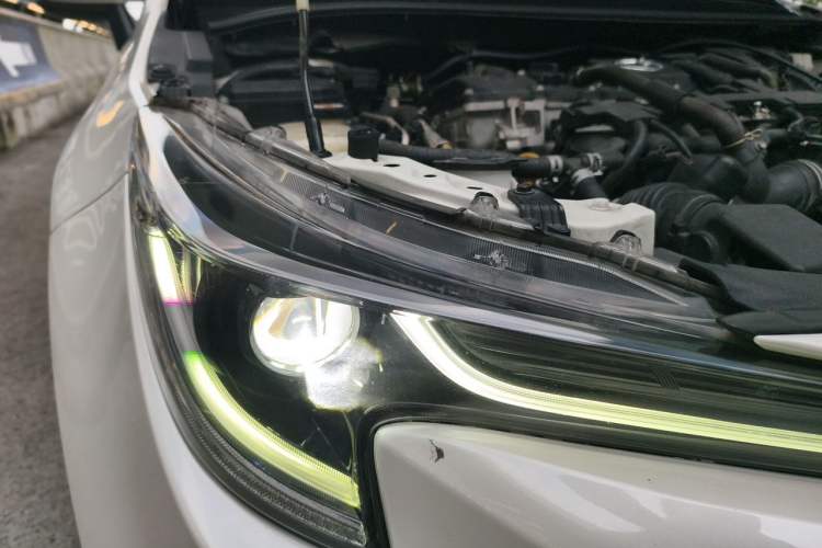 Used Toyota Levin 2019 Dual-Engine 1.8H E-CVT Sport Edition China VI Standard Right Front Headlight