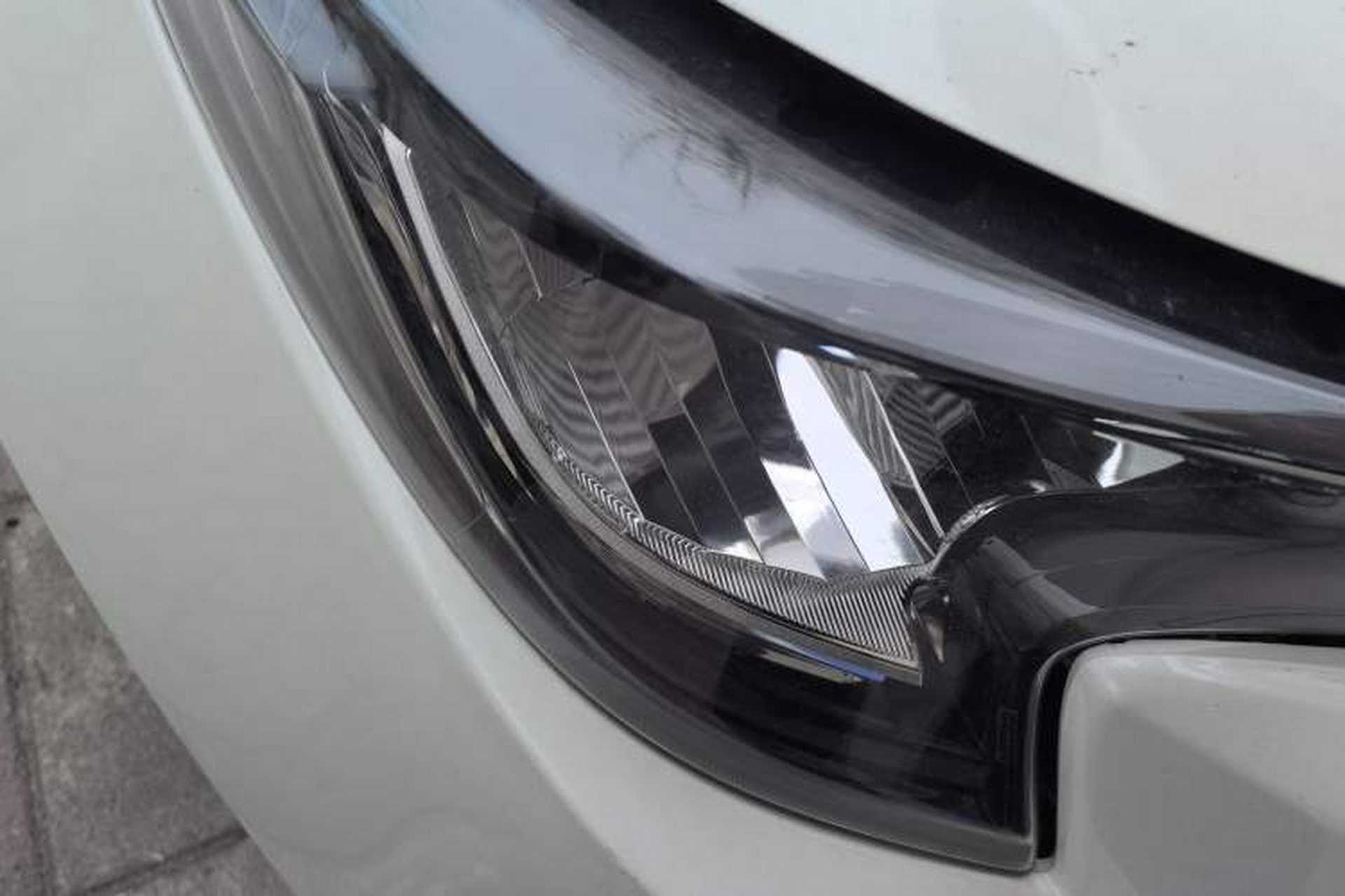 Used Toyota Levin 2019 185T CVT Luxury Edition China VI Standard Right Front Headlight