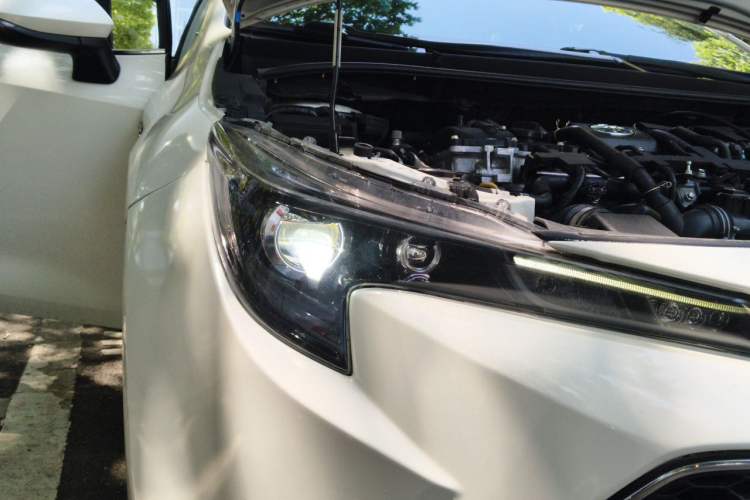 Used Toyota Levin 2019 Dual-Engine 1.8H E-CVT Luxury Edition China VI Standard Right Front Headlight