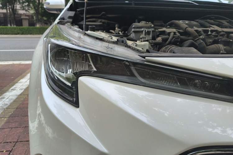 Used Toyota Levin 2019 Dual-Engine 1.8H E-CVT Luxury Edition China VI Standard Right Front Headlight