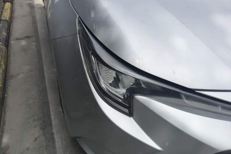Used Toyota Levin 2019 Dual-Engine 1.8H E-CVT Entry-Level Model China VI Standard Right Front Headlight
