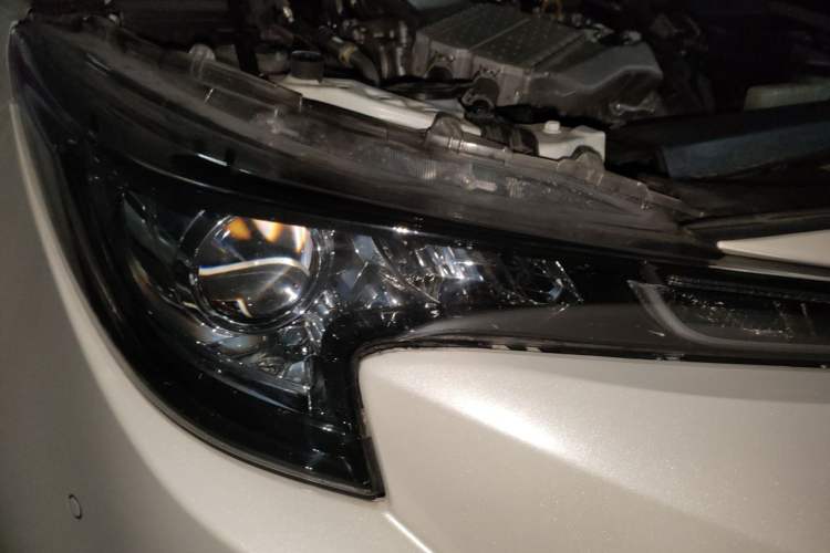 Used Toyota Levin 2019 185T CVT Luxury Edition China VI Standard Right Front Headlight