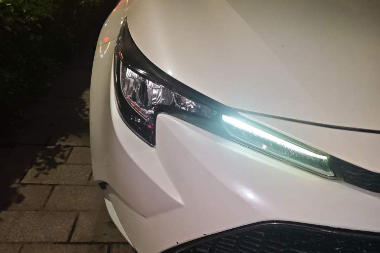 Used Toyota Levin 2019 185T CVT Luxury Edition China VI Standard Right Front Headlight