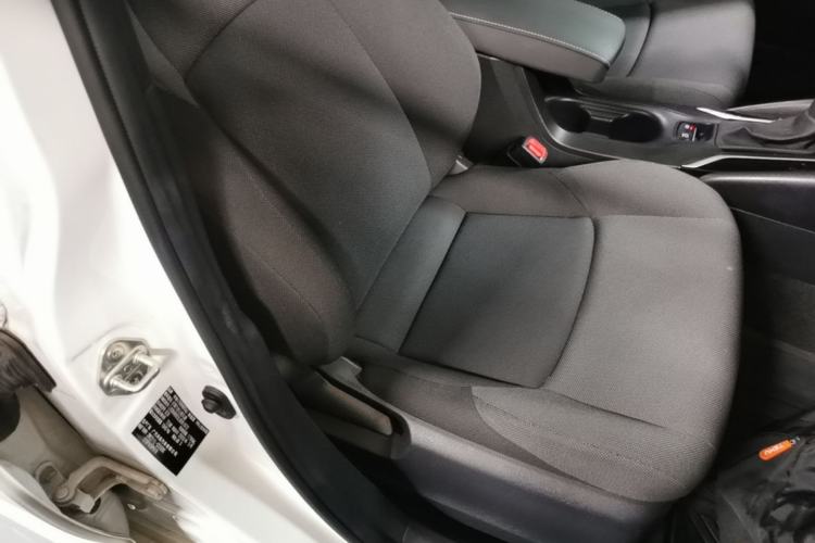 Used Toyota Levin 2019 Dual-Engine 1.8H E-CVT Luxury Edition China VI Standard Right Front Seat