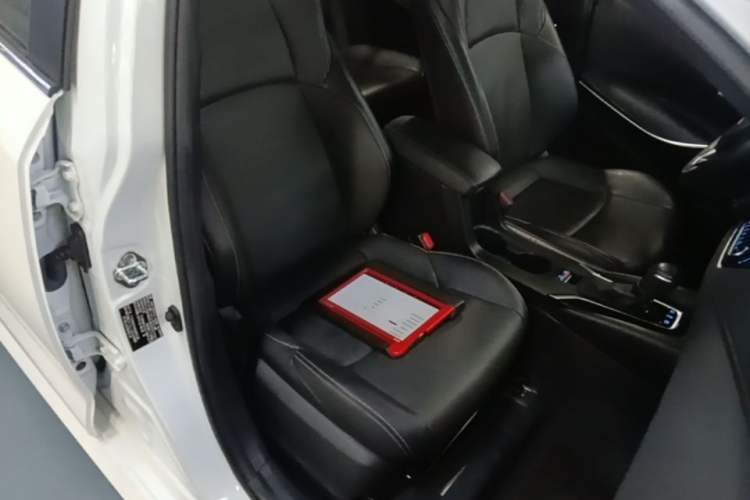 Used Toyota Levin 2019 Dual-Engine 1.8H E-CVT Luxury Edition China VI Standard Right Front Seat
