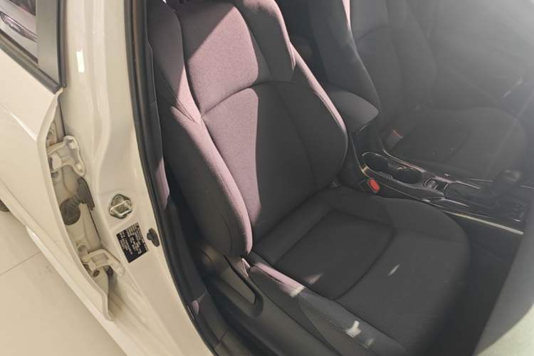Used Toyota Levin 2019 185T CVT Entry-Level Version China VI Standard Right Front Seat