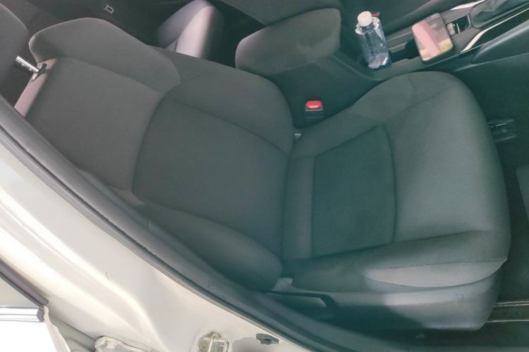 Used Toyota Levin 2019 Dual-Engine 1.8H E-CVT Luxury Edition China VI Standard Right Front Seat