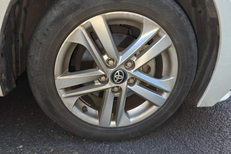 Used Toyota Levin 2019 185T CVT Luxury Edition China VI Standard Right Front Wheel Hub