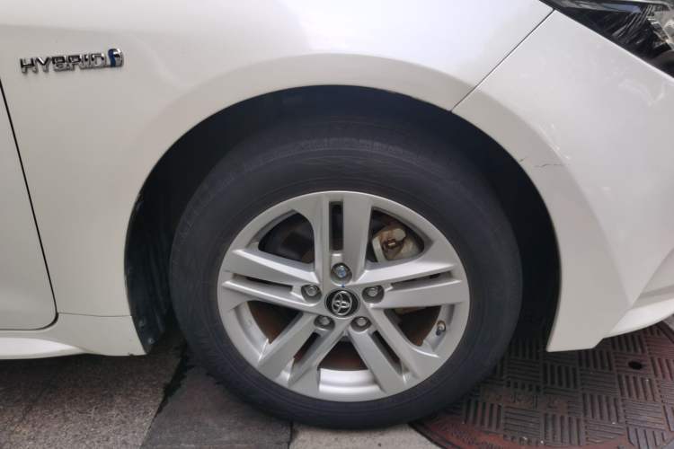 Used Toyota Levin 2019 Dual-Engine 1.8H E-CVT Luxury Edition China VI Standard Right Front Wheel Hub