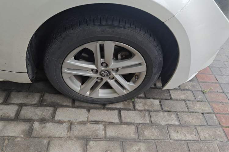 Used Toyota Levin 2019 Dual-Engine 1.8H E-CVT Luxury Edition China VI Standard Right Front Wheel Hub