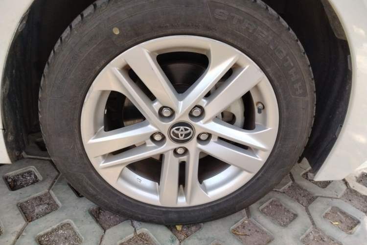 Used Toyota Levin 2019 185T CVT Luxury Edition China VI Standard Right Front Wheel Hub