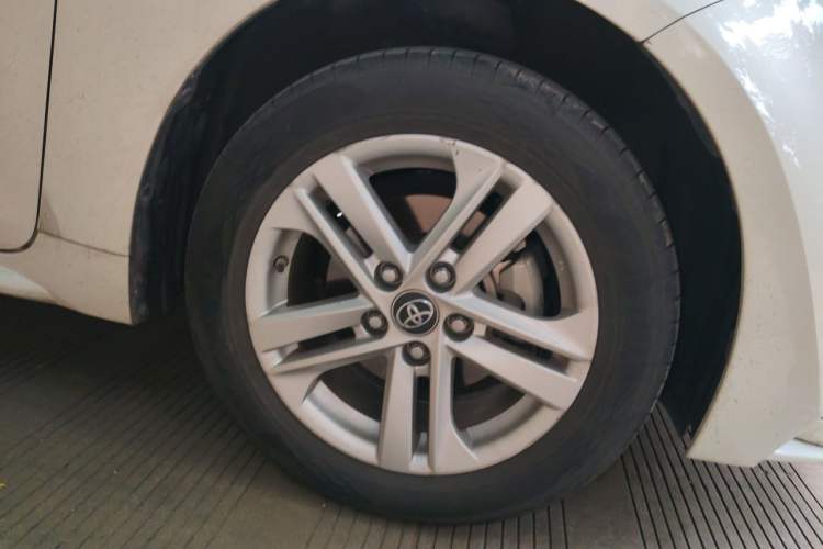 Used Toyota Levin 2019 185T CVT Luxury Edition China VI Standard Right Front Wheel Hub
