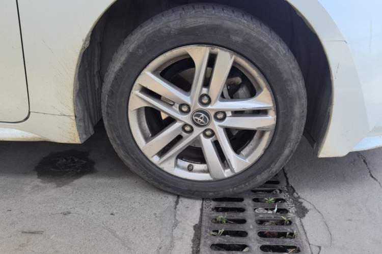 Used Toyota Levin 2019 185T CVT Entry-Level Version China VI Standard Right Front Wheel Hub