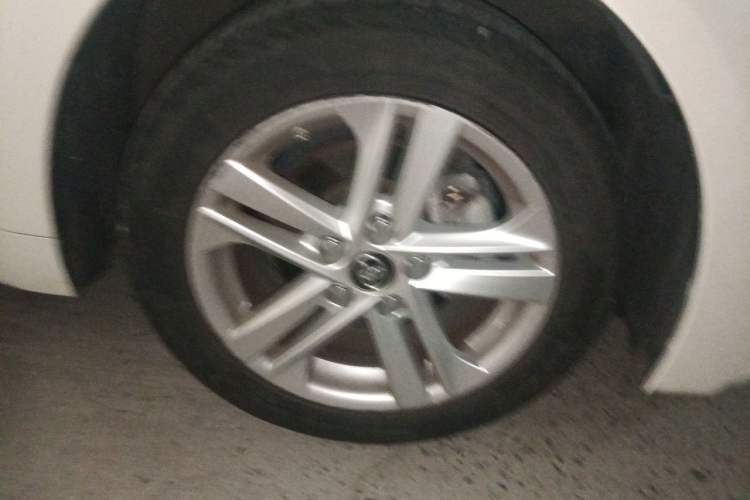 Used Toyota Levin 2019 Dual-Engine 1.8H E-CVT Luxury Edition China VI Standard Right Front Wheel Hub