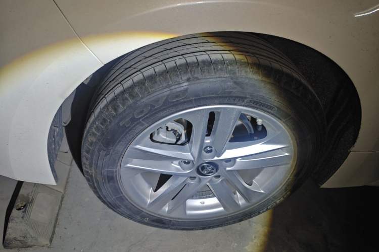 Used Toyota Levin 2019 Dual-Engine 1.8H E-CVT Luxury Edition China VI Standard Right Front Wheel Hub