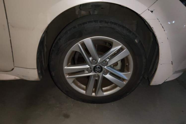 Used Toyota Levin 2019 185T CVT Luxury Edition China VI Standard Right Front Wheel Hub