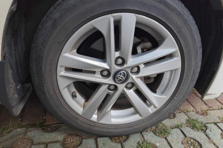 Used Toyota Levin 2019 185T CVT Luxury Edition China VI Standard Right Front Wheel Hub