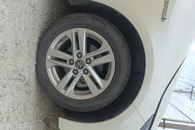 Used Toyota Levin 2019 Dual-Engine 1.8H E-CVT Luxury Edition China VI Standard Right Front Wheel Hub