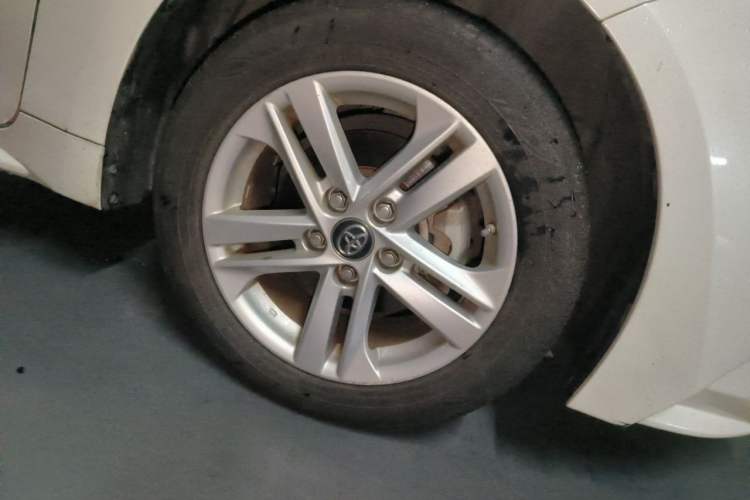 Used Toyota Levin 2019 185T CVT Luxury Edition China VI Standard Right Front Wheel Hub