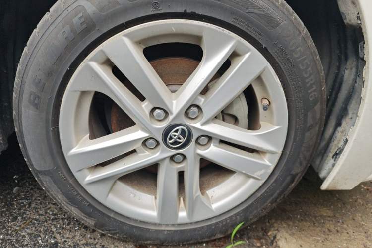 Used Toyota Levin 2019 185T CVT Luxury Edition China VI Standard Right Front Wheel Hub