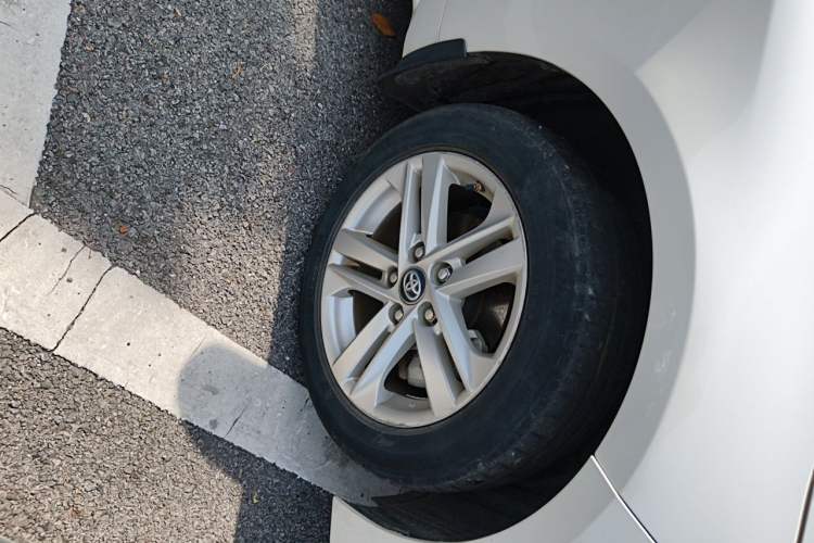 Used Toyota Levin 2019 185T CVT Luxury Edition China VI Standard Right Front Wheel Hub