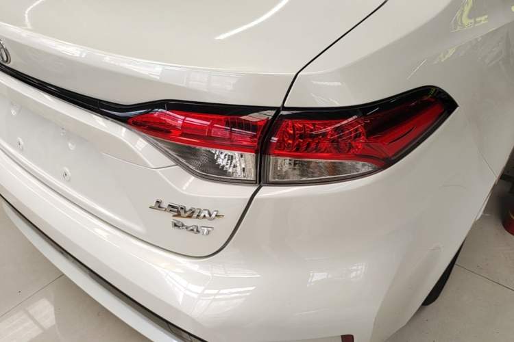 Used Toyota Levin 2019 185T CVT Luxury Edition China VI Standard Right Rear Taillight