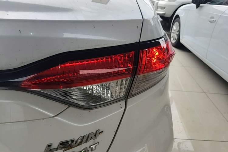 Used Toyota Levin 2019 185T CVT Luxury Edition China VI Standard Right Rear Taillight
