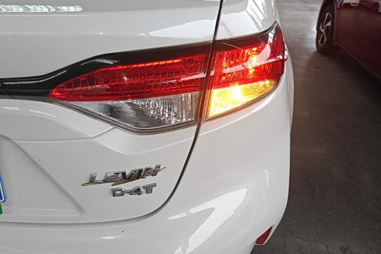 Used Toyota Levin 2019 185T CVT Entry-Level Version China VI Standard Right Rear Taillight