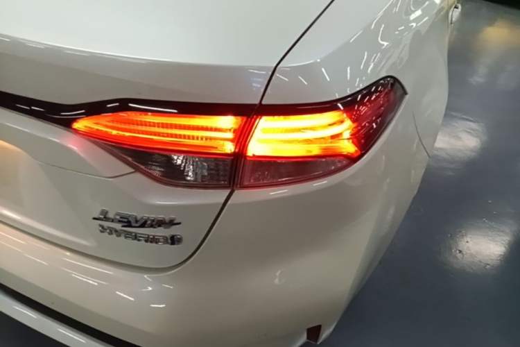 Used Toyota Levin 2019 Dual-Engine 1.8H E-CVT Luxury Edition China VI Standard Right Rear Taillight
