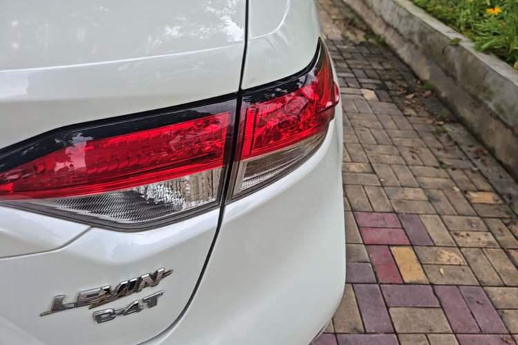Used Toyota Levin 2019 185T CVT Luxury Edition China VI Standard Right Rear Taillight