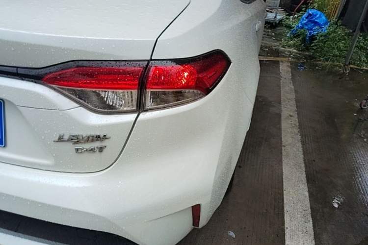 Used Toyota Levin 2019 185T CVT Luxury Edition China VI Standard Right Rear Taillight