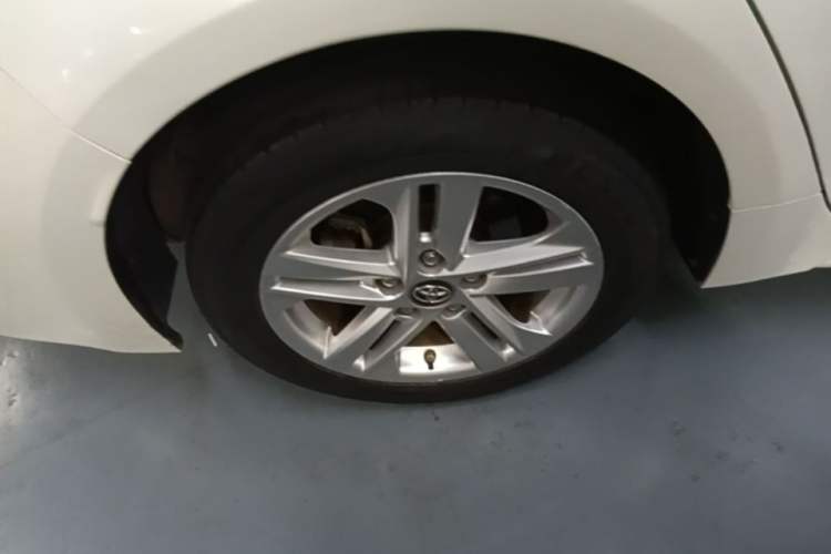 Used Toyota Levin 2019 Dual-Engine 1.8H E-CVT Luxury Edition China VI Standard Right Rear Wheel Hub