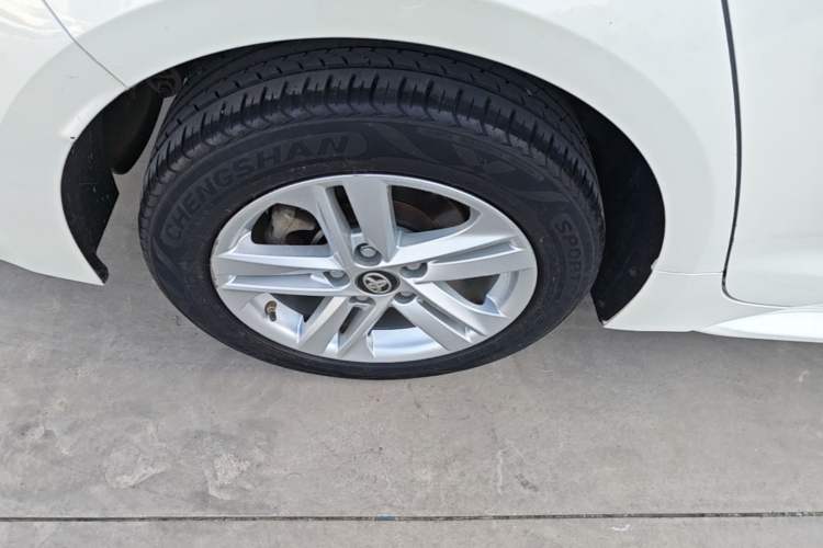 Used Toyota Levin 2019 185T CVT Entry-Level Version China VI Standard Right Rear Wheel Hub