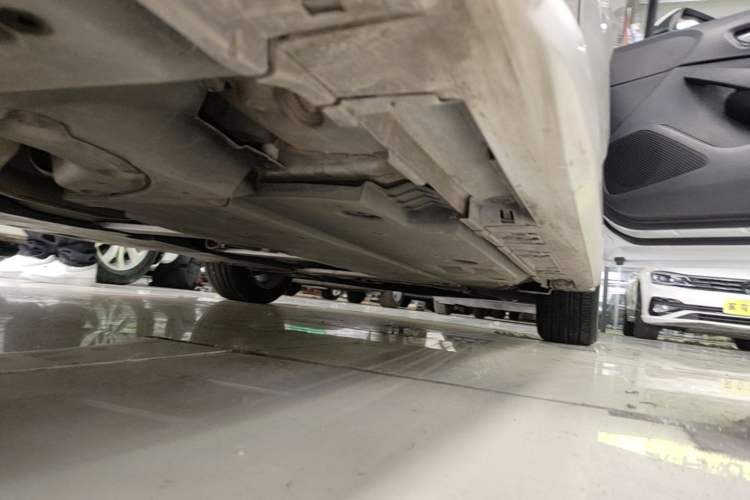 Used Toyota Levin 2019 185T CVT Luxury Edition China VI Standard Right Side Sill