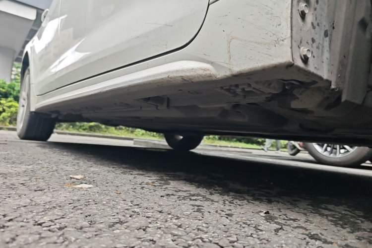 Used Toyota Levin 2019 185T CVT Luxury Edition China VI Standard Right Side Sill