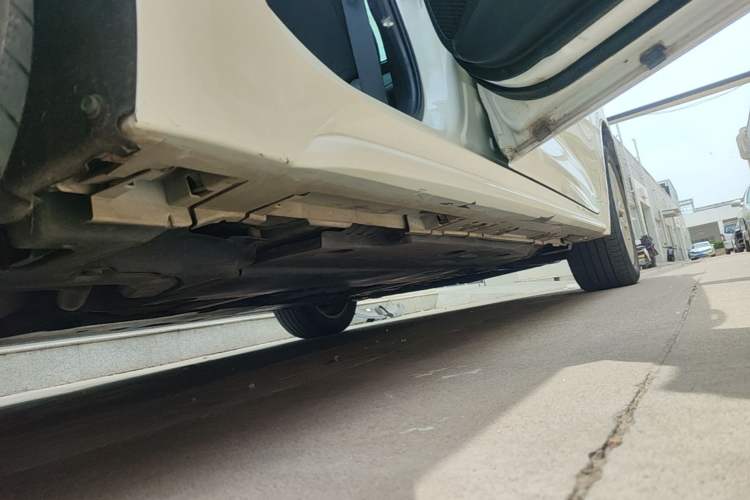 Used Toyota Levin 2019 185T CVT Entry-Level Version China VI Standard Right Side Sill