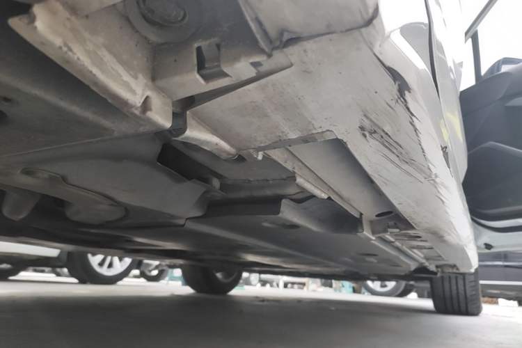 Used Toyota Levin 2019 185T CVT Luxury Edition China VI Standard Right Side Sill