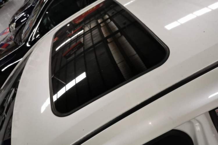Used Toyota Levin 2019 Dual-Engine 1.8H E-CVT Luxury Edition China VI Standard Roof