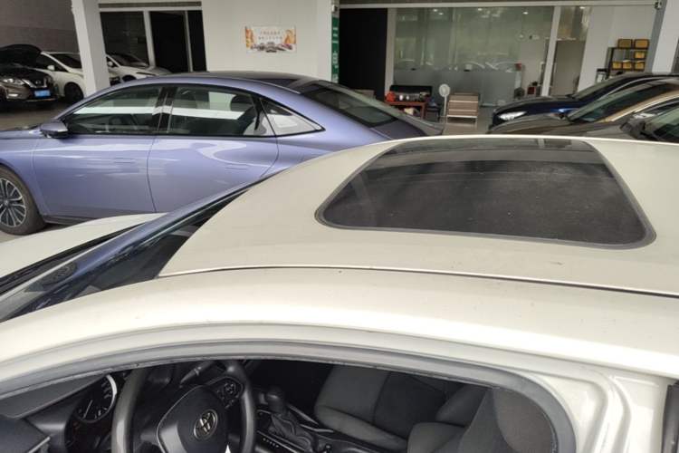 Used Toyota Levin 2019 Dual-Engine 1.8H E-CVT Luxury Edition China VI Standard Roof