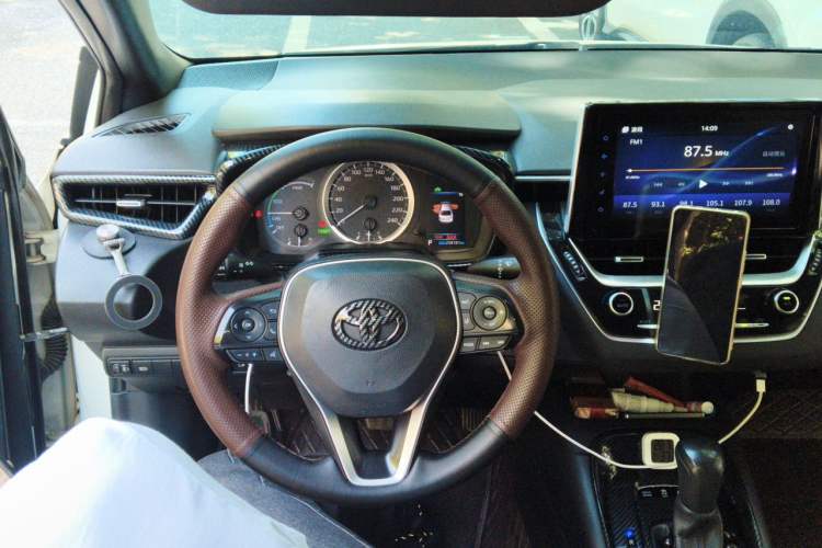 Used Toyota Levin 2019 Dual-Engine 1.8H E-CVT Luxury Edition China VI Standard Steering Wheel