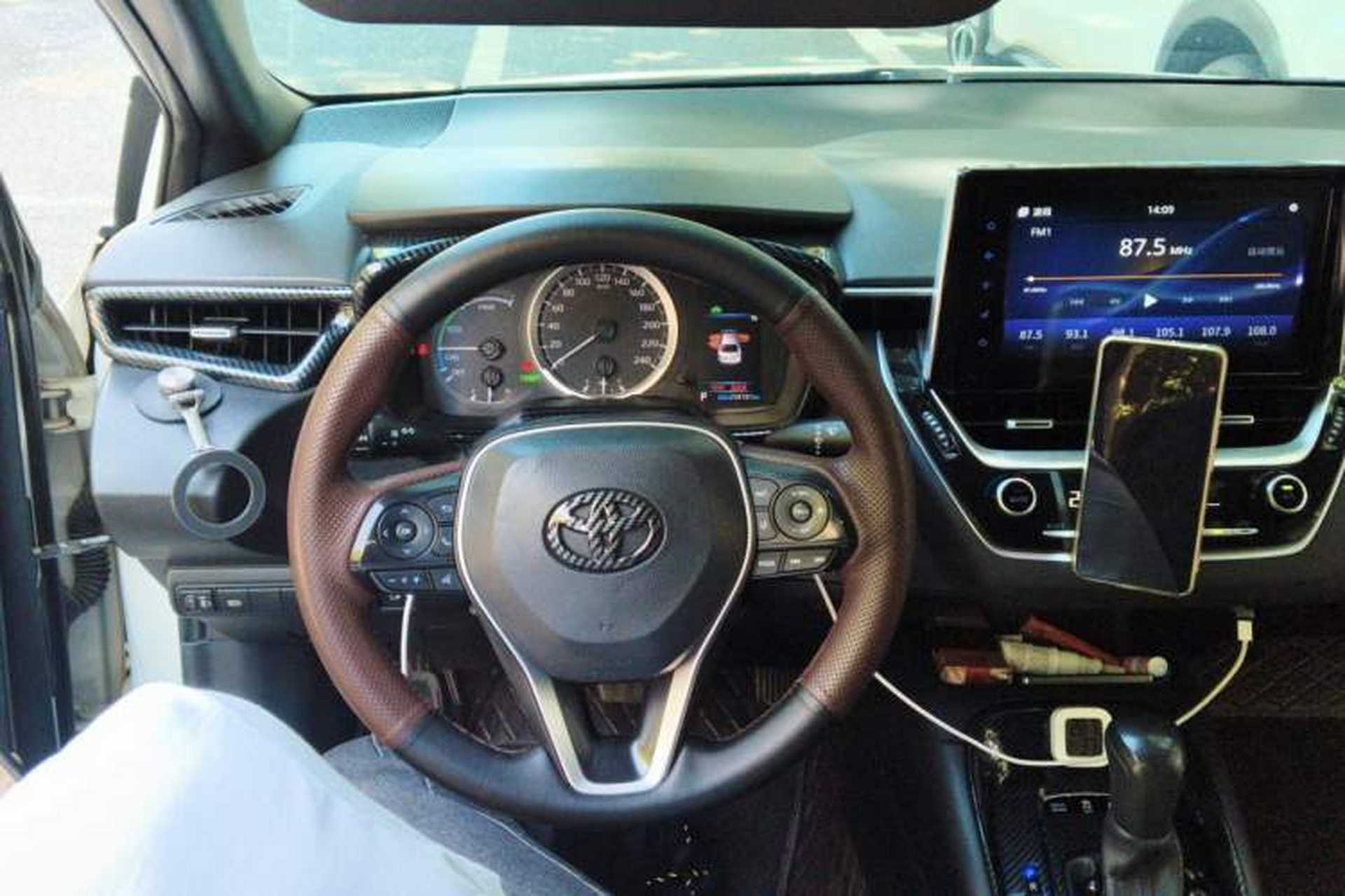 Used Toyota Levin 2019 Dual-Engine 1.8H E-CVT Luxury Edition China VI Standard Steering Wheel